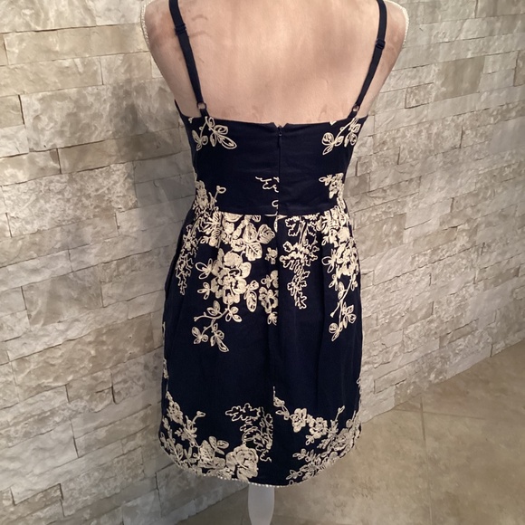 J. Crew Mirabel Garden Lawn Navy Cotton Embroidered Drss - Picture 7 of 10